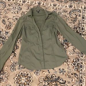 Express essential stretch green button down